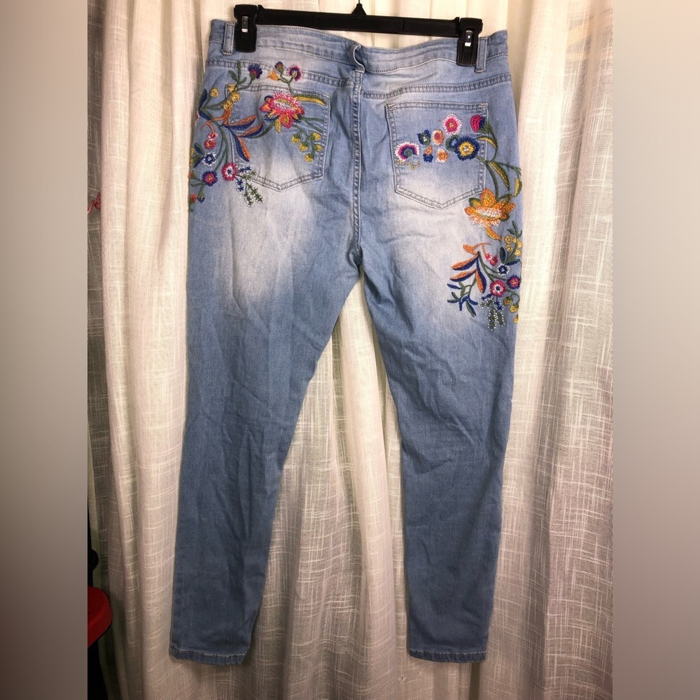 VENUS Light Blue Straight Leg Jeans with Floral Embroidery - Picture 5 of 10